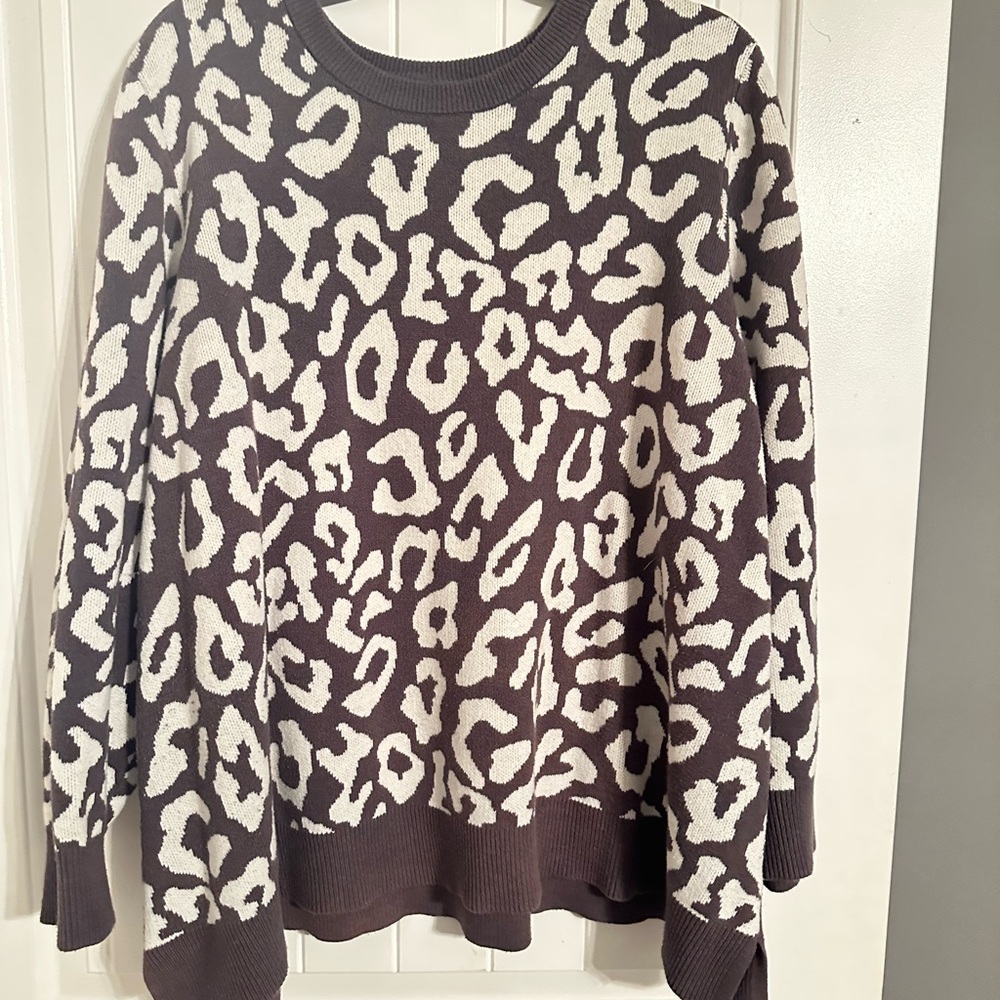 Leopard Print Sweater Lane Bryant Gray and White